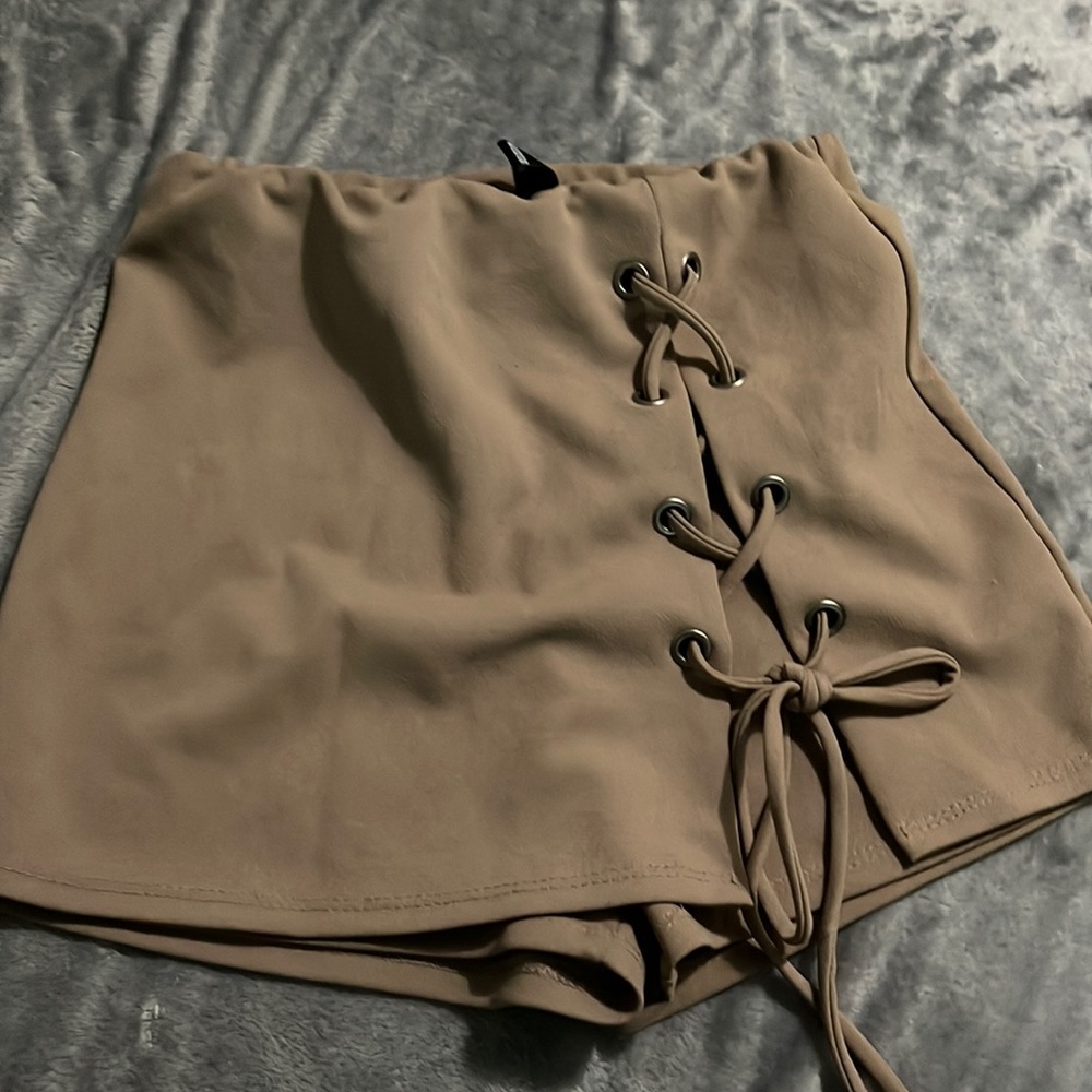 Woman’s tan skort